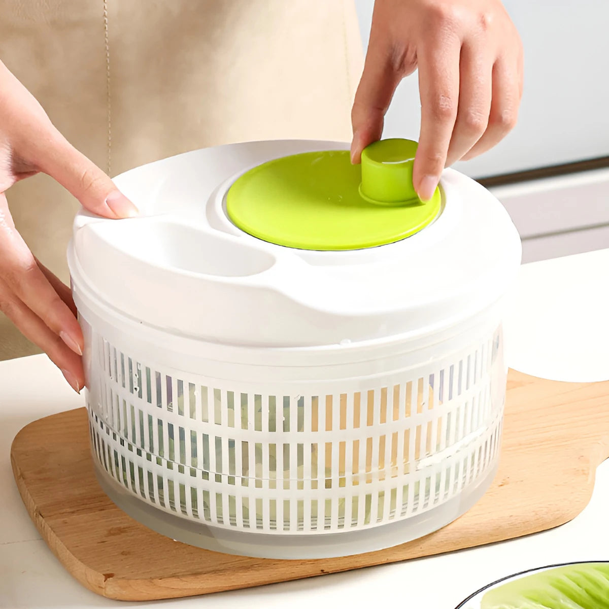 Kitchen Salad Vegetable Dehydration and Cutting 2-in-1 Dehydrator Household Dish Shaker Hand Cranked Water Shaker
